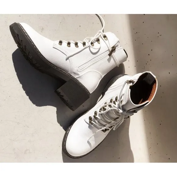 NEW White Faux Vegan Leather Laced Up Lug Sole Platform Ankle Combat Boots Shoes