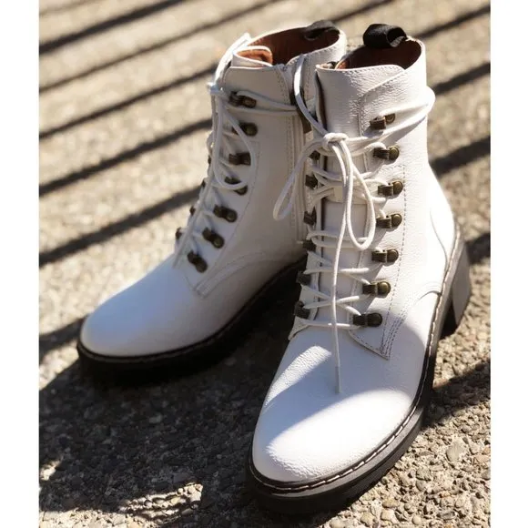 NEW White Faux Vegan Leather Laced Up Lug Sole Platform Ankle Combat Boots Shoes