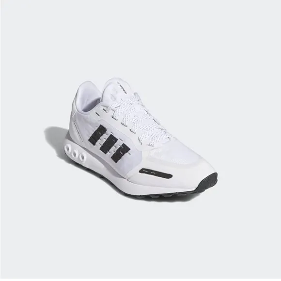 New with tag! Adidas LA trainer III 3 big kids
