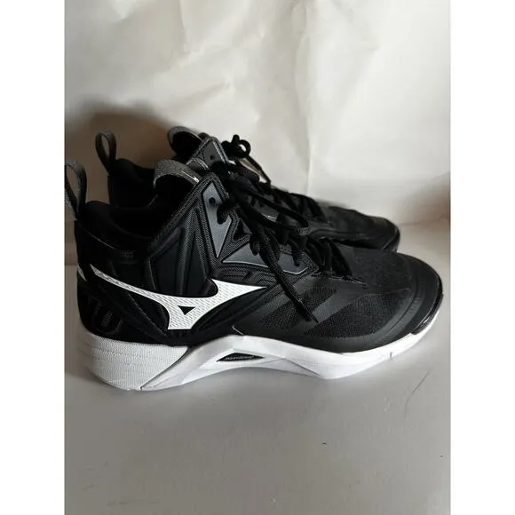 NIB Mizuno Men’s Wave Momentum 2 Mid Volleyball Sneakers Black Athletic Sz. 10