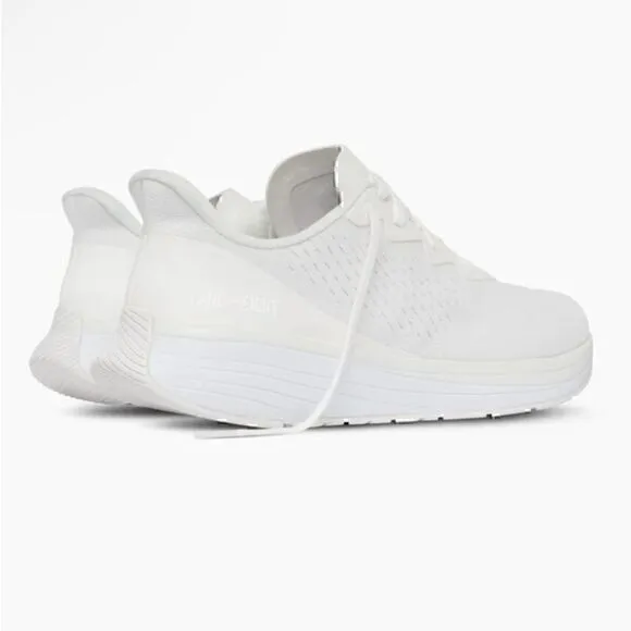 NIB Lane 8 Relay Trainer in Breeze Size 9.5