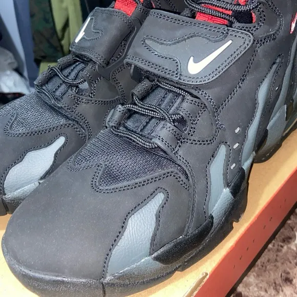 Nike Air DT Max '96 Falcons Size 11