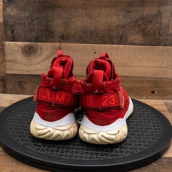 NIKE AIR JORDAN PROTO REACT MENS ATHLETIC SHOES RED LOW RUNNING GYM SIZE 10