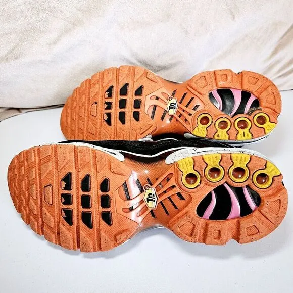 Nike Air Max Plus Black Turf Orange Aquamarine Black Size 7Y/8-8.5 Women's/7 Men