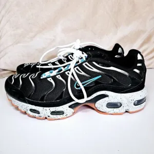 Nike Air Max Plus Black Turf Orange Aquamarine Black Size 7Y/8-8.5 Women's/7 Men