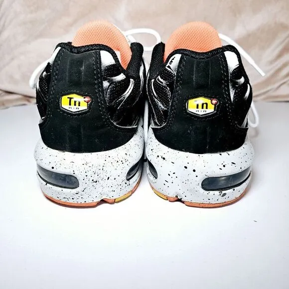 Nike Air Max Plus Black Turf Orange Aquamarine Black Size 7Y/8-8.5 Women's/7 Men