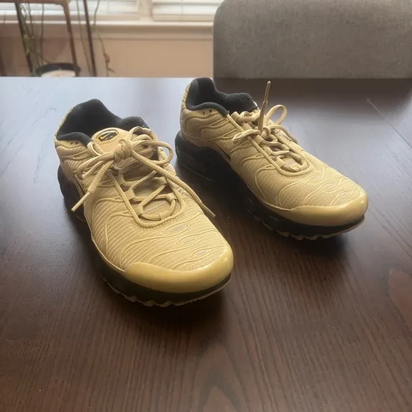 Nike Air Max Plus GS Wheat Grass Black Size 5.5Y / Women's 7 DZ6308 Shoes