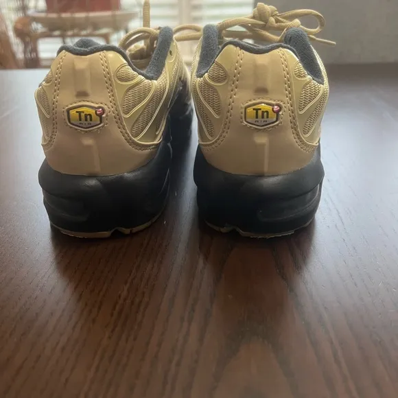 Nike Air Max Plus GS Wheat Grass Black Size 5.5Y / Women's 7 DZ6308 Shoes