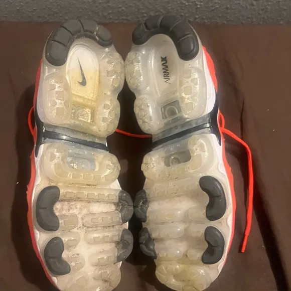 Nike Air Vapormax Plus Bright Crimson 2018 fits women size 12 or men 10.5