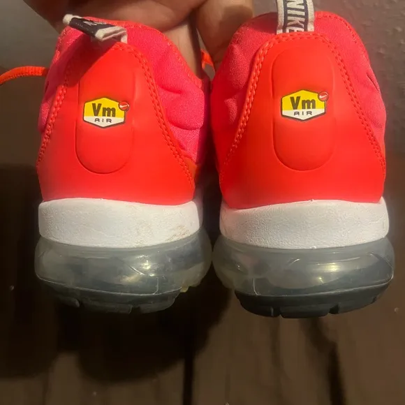 Nike Air Vapormax Plus Bright Crimson 2018 fits women size 12 or men 10.5
