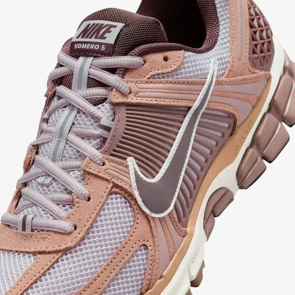 Nike Air Zoom Vomero 5 Dusted Clay Men’s Size 9 Running Shoes HF1553-200