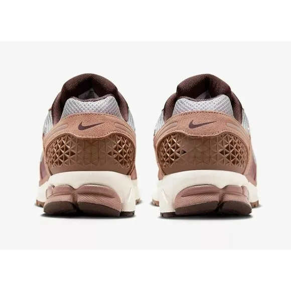 Nike Air Zoom Vomero 5 Dusted Clay Men’s Size 9 Running Shoes HF1553-200