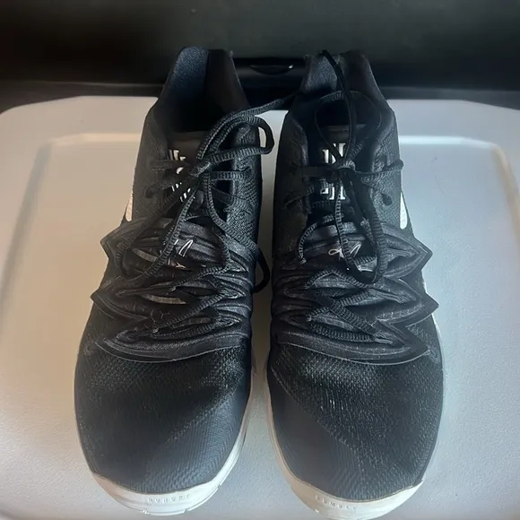 Nike Basketball Shoes, Kyrie 5 (GS), Black Magic, Size 7Y