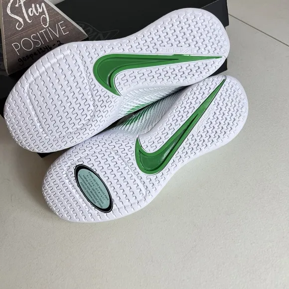 Nike Court Air Zoom Vapor 11 Women Size 8 White Kelly Green Tennis Shoes