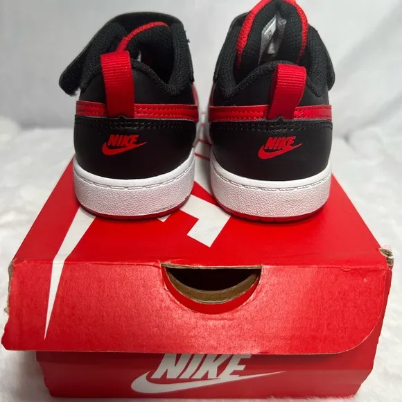 Nike Court Borough Low 2 Toddler Kids Sneaker Shoes Black and Red Shoe size 8c