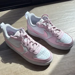 Nike Court Borough Low Recraft Older Kids' Shoes!