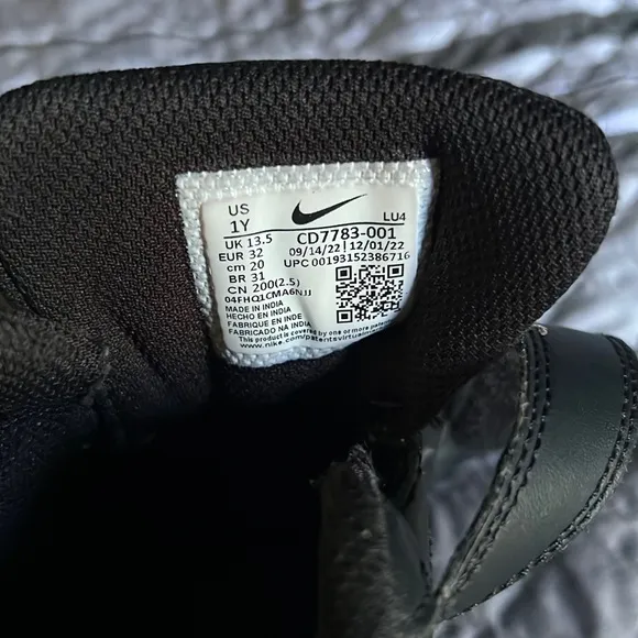 Nike Court Borough Mid 2 Kid Boy Youth Black Velcro Strap Sneaker Shoes