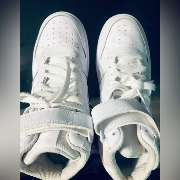 Nike Court Borough Mid 2 Kids' Sneakers. Size 5Y