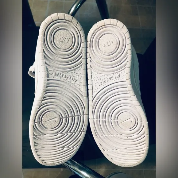 Nike Court Borough Mid 2 Kids' Sneakers. Size 5Y