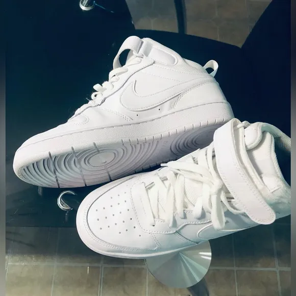 Nike Court Borough Mid 2 Kids' Sneakers. Size 5Y