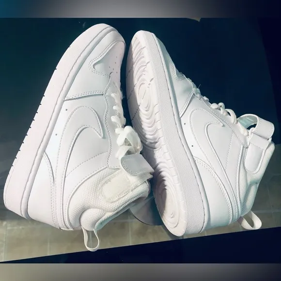 Nike Court Borough Mid 2 Kids' Sneakers. Size 5Y