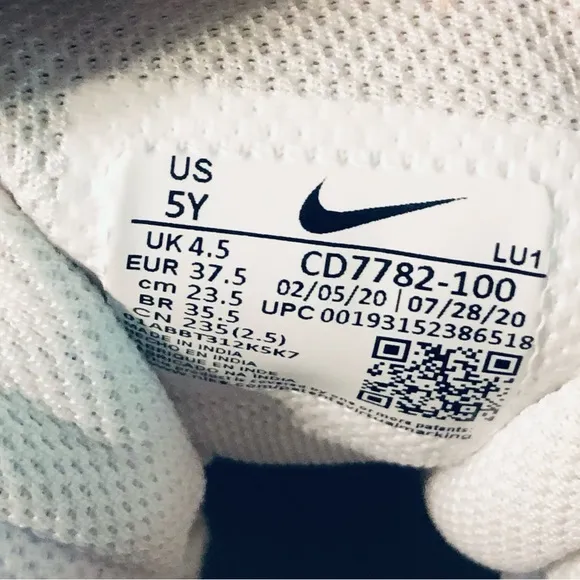 Nike Court Borough Mid 2 Kids' Sneakers. Size 5Y