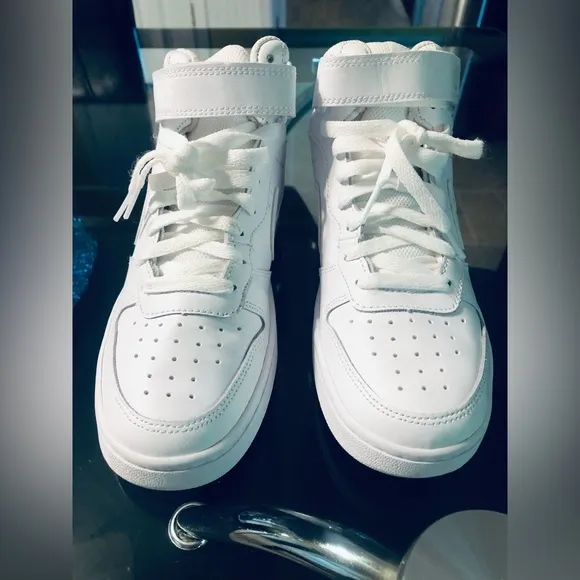 Nike Court Borough Mid 2 Kids' Sneakers. Size 5Y