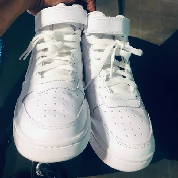 Nike Court Borough Mid 2 Kids' Sneakers. Size 5Y