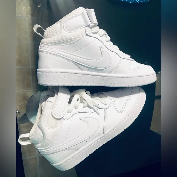 Nike Court Borough Mid 2 Kids' Sneakers. Size 5Y