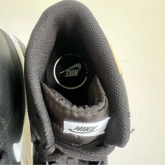 Nike Court Royale 2 Mid Black White Women's Shoe Size 10 #538