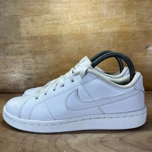 Nike Court Royale 2 Womens Size 7 Shoes Sneakers Triple White CU9038-100