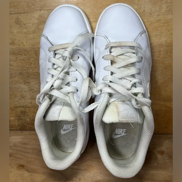 Nike Court Royale 2 Womens Size 7 Shoes Sneakers Triple White CU9038-100