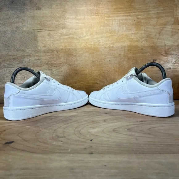 Nike Court Royale 2 Womens Size 7 Shoes Sneakers Triple White CU9038-100