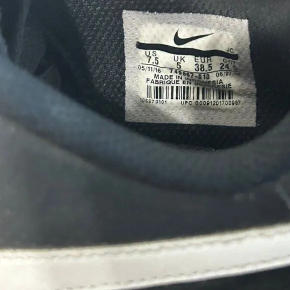 Nike Court Royale Women's Shoes Size 7.5 Black
