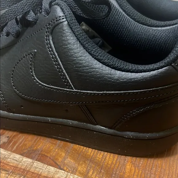 Nike COURT VISION LOW Men’s Sneakers, Size 7