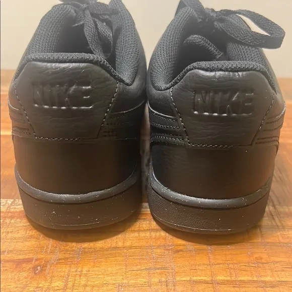 Nike COURT VISION LOW Men’s Sneakers, Size 7