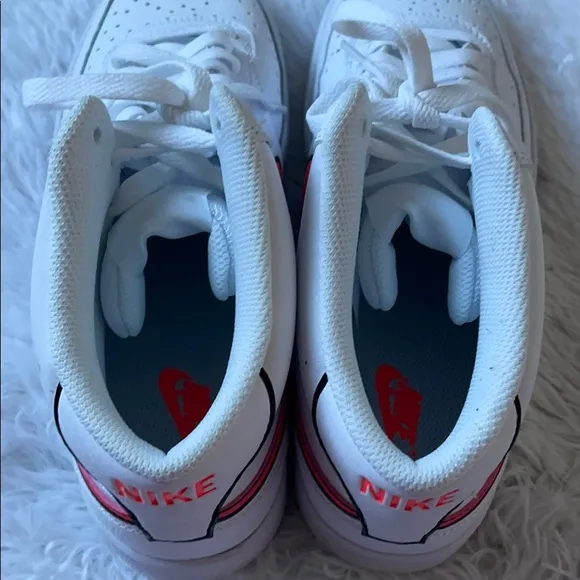 NIKE COURT VISION SNEAKER