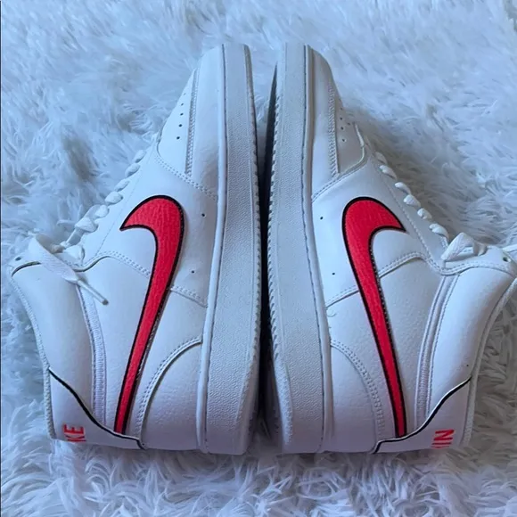 NIKE COURT VISION SNEAKER