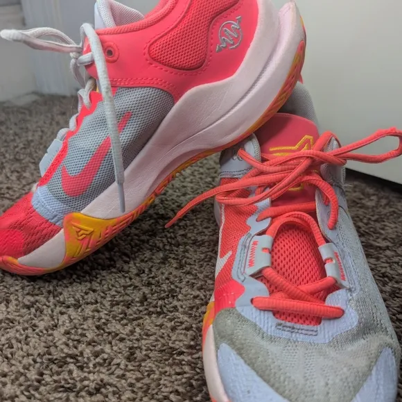 Nike Giannis Immortality 2 Hot Punch Smoothie DM0825 Size 5.5Y Basketball Shoes