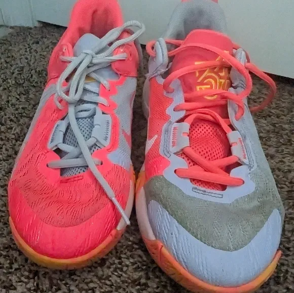 Nike Giannis Immortality 2 Hot Punch Smoothie DM0825 Size 5.5Y Basketball Shoes