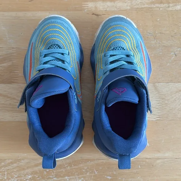 Nike Giannis Immortality boy’s basketball shoes