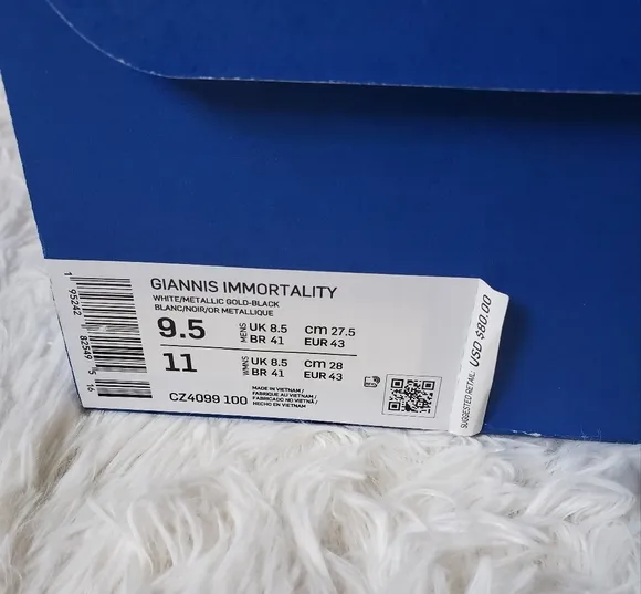 Nike Giannis Immortality White Black &amp; Metallic Gold Shoes Size 9.5 New In Box