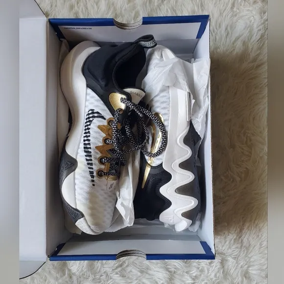 Nike Giannis Immortality White Black &amp; Metallic Gold Shoes Size 9.5 New In Box