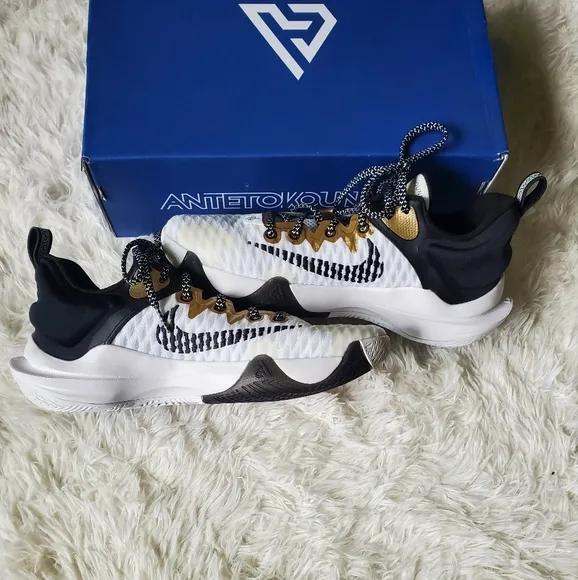 Nike Giannis Immortality White Black &amp; Metallic Gold Shoes Size 9.5 New In Box