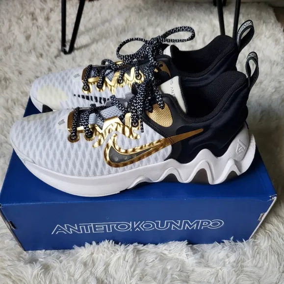 Nike Giannis Immortality White Black &amp; Metallic Gold Shoes Size 9.5 New In Box