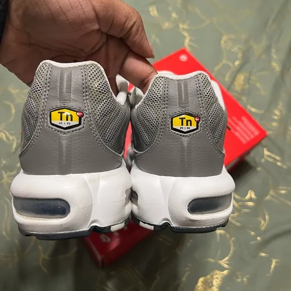 Nike Gray and White Athletic Shoes for Performance