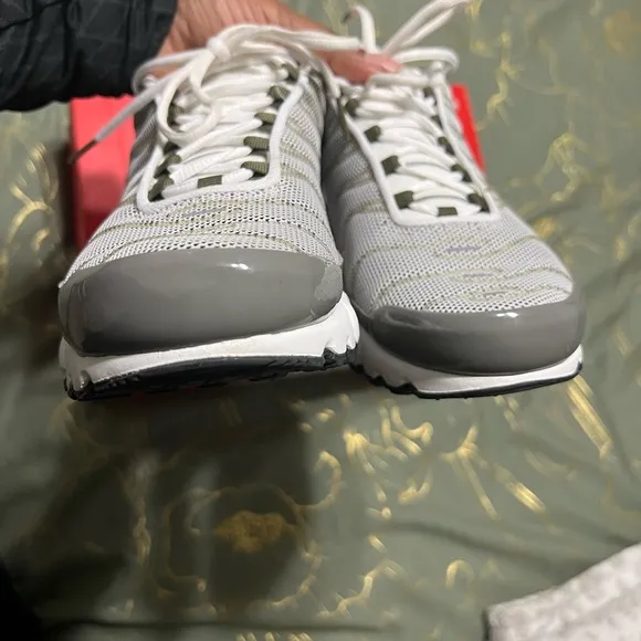 Nike Gray and White Athletic Shoes for Performance