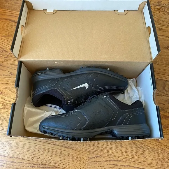 Nike Heritage Men's Black Golf Shoes size 10 NEW IN BOX