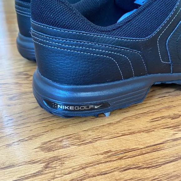 Nike Heritage Men's Black Golf Shoes size 10 NEW IN BOX