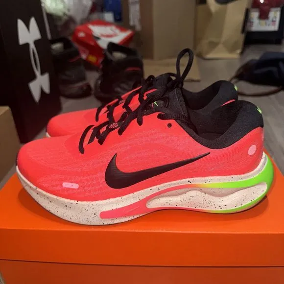 Nike Journey Run Hot Punch women’s Size 7 HJ7352-674 NWT